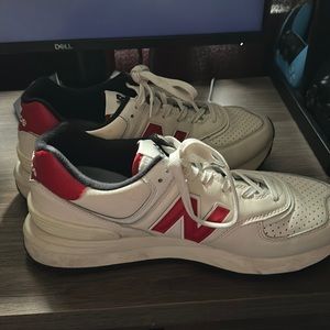 New Balance 550’s red and white